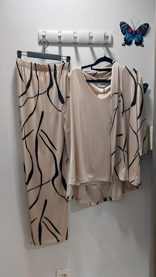 Conjunto de tres piezas elegante